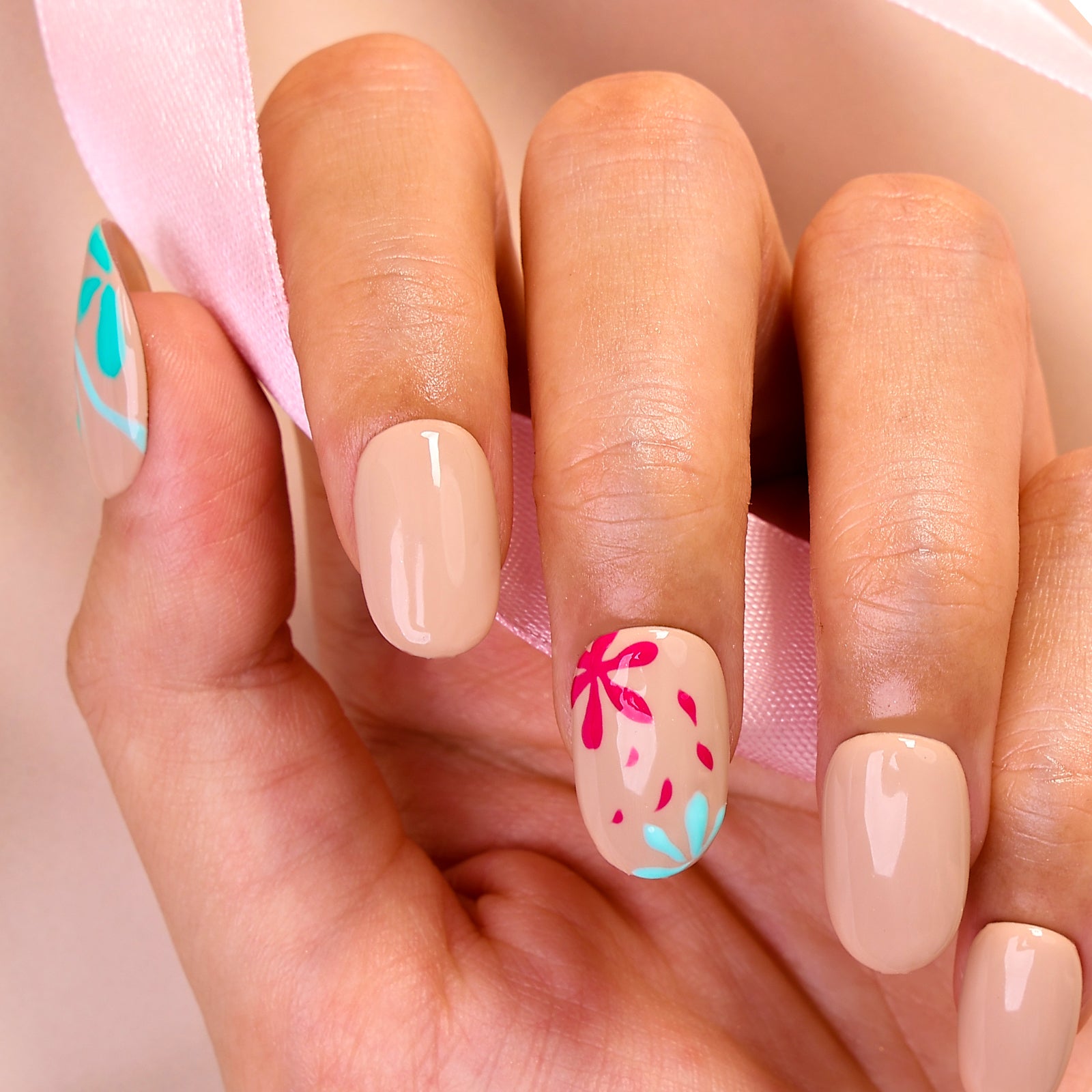 Bursting Bloom Special Short Squoval Press On Nails | MelodySusie