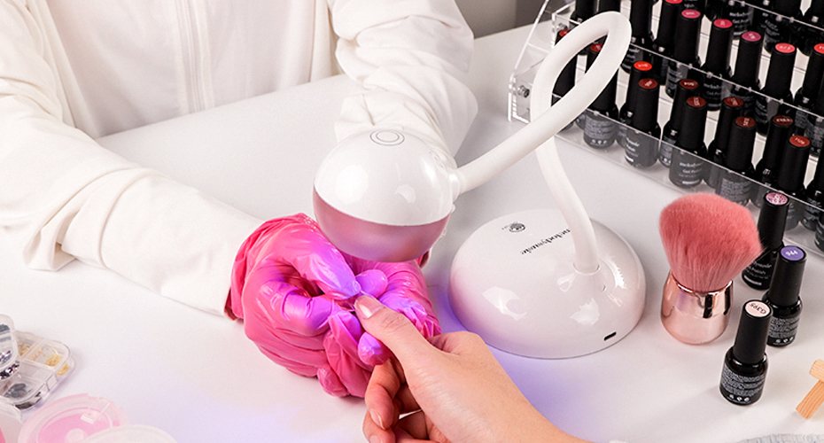 A New Nail Art Lamp to Revolutionize Your Manicure Journey